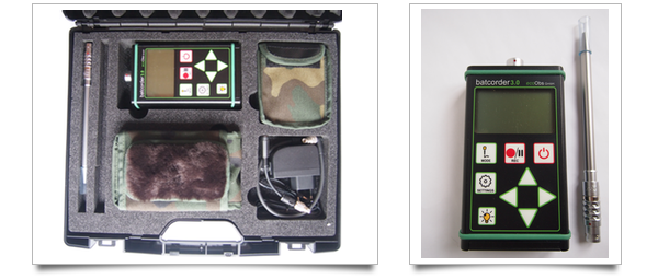 batcorder mit Standardlieferumfang wie Mikrofon, Cordura-Hülle, Netzteil, Ladekabel und Akku